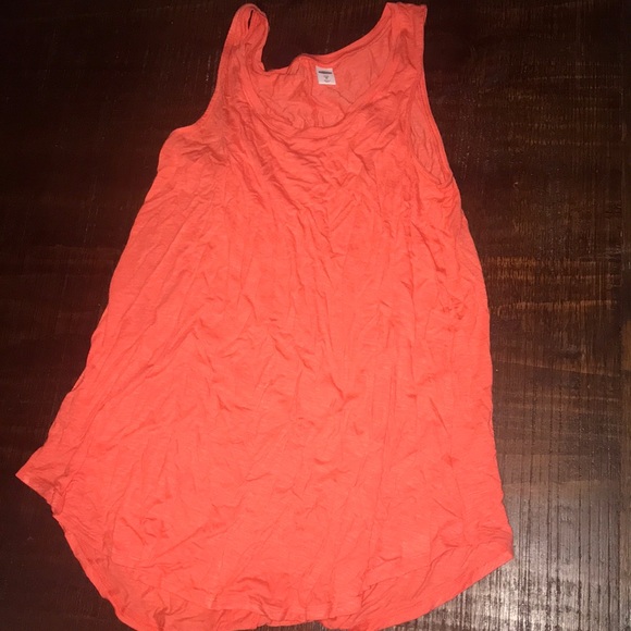 Two tanks - Picture 2 of 3